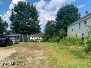 30 Danforth Ave, Pittsfield, MA 01201 photo 9