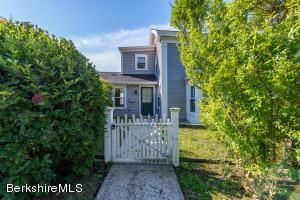 62 High St, Lee, MA 01238 photo 3