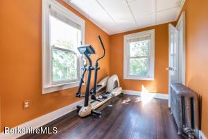 62 High St, Lee, MA 01238 photo 17