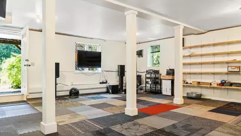 90 E Main St, Stockbridge, MA 01262 photo 22