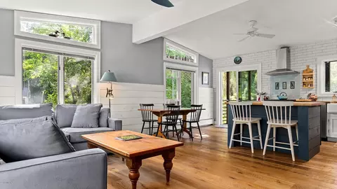 90 E Main St, Stockbridge, MA 01262 photo 5