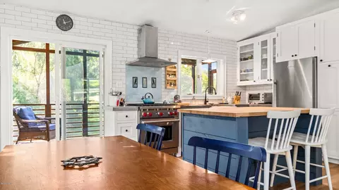 90 E Main St, Stockbridge, MA 01262 photo 8