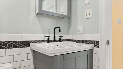 90 E Main St, Stockbridge, MA 01262 photo 12