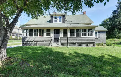 164 Mill St, Lee, MA 01238 photo 1