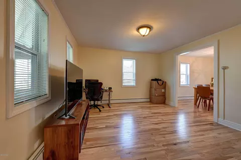 164 Mill St, Lee, MA 01238 photo 8