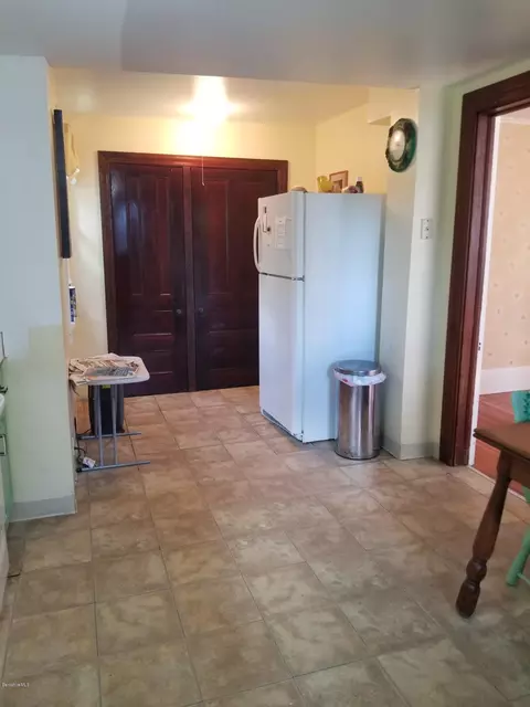 169 High St, Lee, MA 01238 photo 6