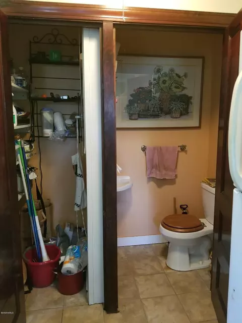 169 High St, Lee, MA 01238 photo 7