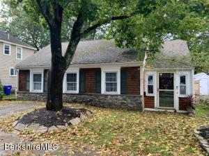 11 Forest St, Maynard, MA 01754 photo 1