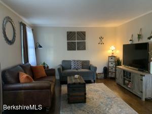 11 Forest St, Maynard, MA 01754 photo 3
