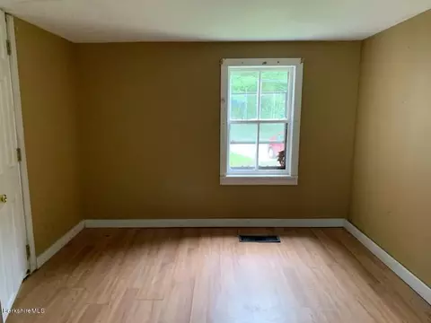30 Chestnut St, Lee, MA 01238 photo 16