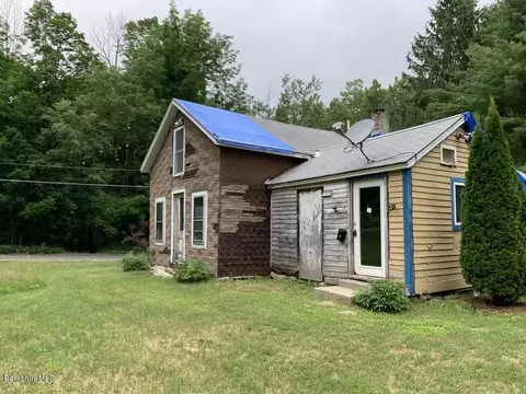 30 Chestnut St, Lee, MA 01238 photo 2