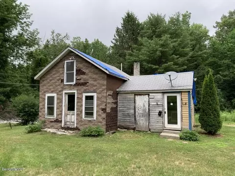 30 Chestnut St, Lee, MA 01238 photo 1