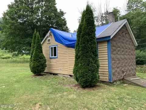 30 Chestnut St, Lee, MA 01238 photo 4