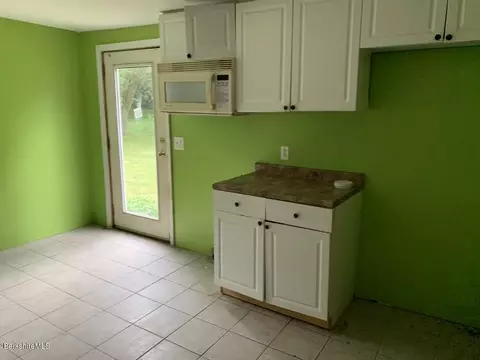 30 Chestnut St, Lee, MA 01238 photo 13