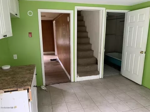 30 Chestnut St, Lee, MA 01238 photo 11
