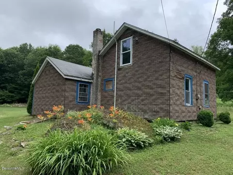 30 Chestnut St, Lee, MA 01238 photo 6