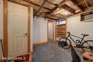 18 Edison Ave, Pittsfield, MA 01201 photo 25