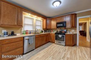 18 Edison Ave, Pittsfield, MA 01201 photo 13