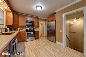 18 Edison Ave, Pittsfield, MA 01201 photo 14
