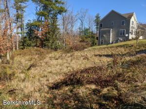 45 Westview Dr, Dalton, MA 01226 photo 4