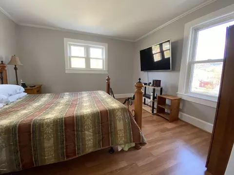 21 Elm St, Lenox, MA 01240 photo 18