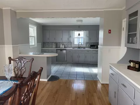 21 Elm St, Lenox, MA 01240 photo 9