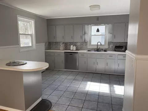 21 Elm St, Lenox, MA 01240 photo 8