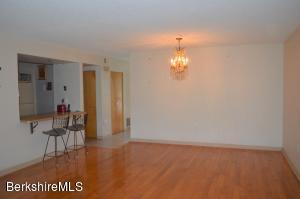 8 Rolling Ln # -6, Lenox, MA 01240 photo 2