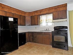 19 Stringer Ave, Lee, MA 01238 photo 4