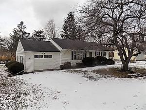 19 Stringer Ave, Lee, MA 01238 photo 1