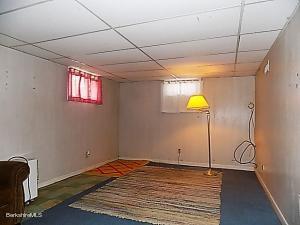 19 Stringer Ave, Lee, MA 01238 photo 11