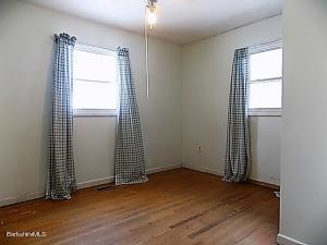 19 Stringer Ave, Lee, MA 01238 photo 8