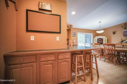 9 Cactus St, Sheffield, MA 01257 photo 6