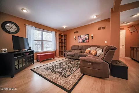 9 Cactus St, Sheffield, MA 01257 photo 9