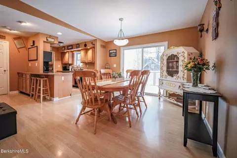 9 Cactus St, Sheffield, MA 01257 photo 4