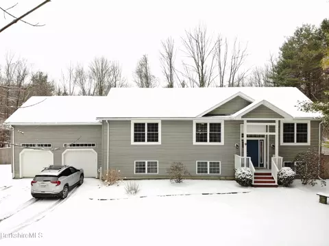 9 Cactus St, Sheffield, MA 01257 photo 1