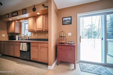 9 Cactus St, Sheffield, MA 01257 photo 7