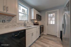 11 Pinehurst Ave, Pittsfield, MA 01201 photo 11