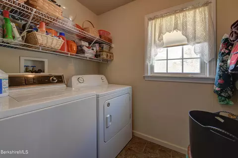 20 Parkview Ter, Lee, MA 01238 photo 17