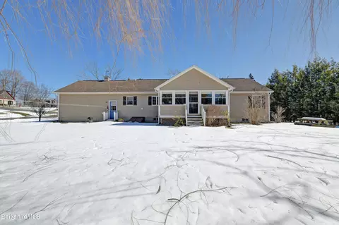 20 Parkview Ter, Lee, MA 01238 photo 4