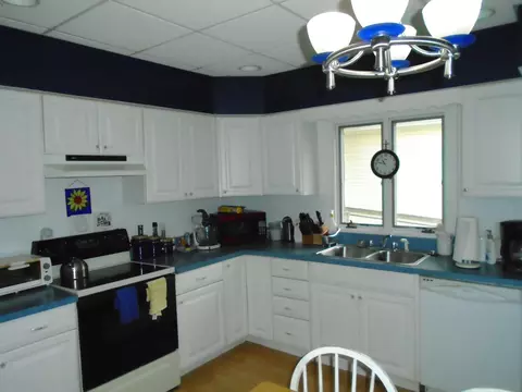 176 Main St, Lee, MA 01238 photo 11