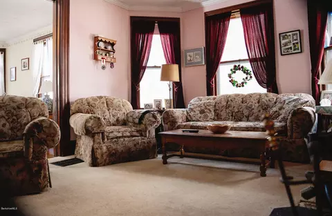 176 Main St, Lee, MA 01238 photo 17