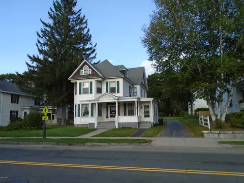 176 Main St, Lee, MA 01238 photo 1