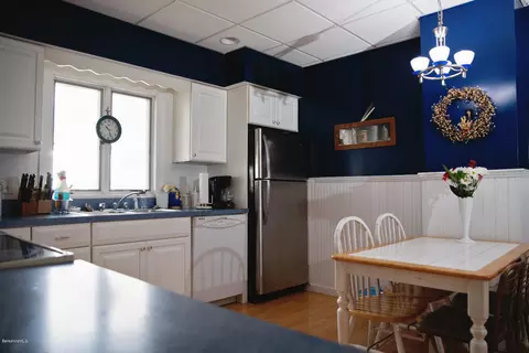 176 Main St, Lee, MA 01238 photo 8