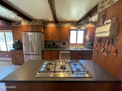 636 Silver St, Sheffield, MA 01257 photo 3