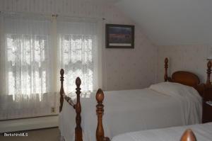 34 E New Lenox Rd, Lenox, MA 01240 photo 19