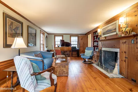 24 Maple Ave, Sheffield, MA 01257 photo 8