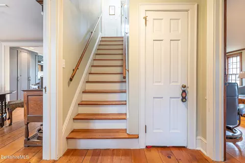 24 Maple Ave, Sheffield, MA 01257 photo 7