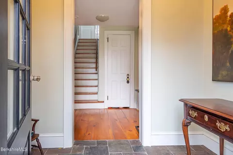 24 Maple Ave, Sheffield, MA 01257 photo 6