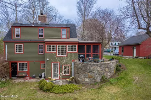 24 Maple Ave, Sheffield, MA 01257 photo 4